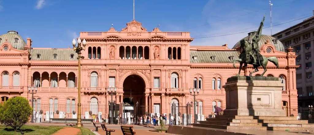 Denuncian que había empleados que hacían 300 horas extras en al Rosada