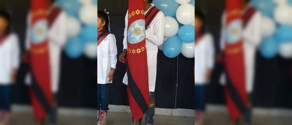 El chico abanderado de Salta que fue descalzo al acto del 25 de Mayo