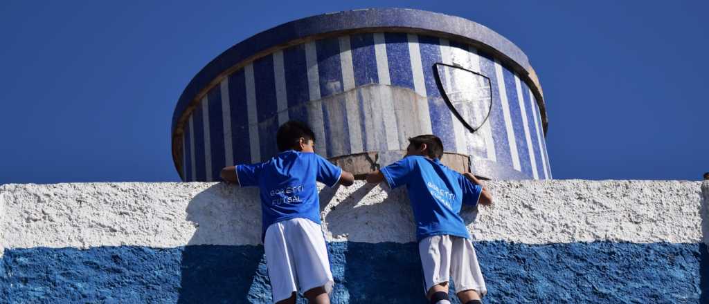 El tanque más famoso del futbol mendocino ya es "bien histórico"