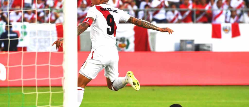 El h&eacute;roe nacional regres&oacute; con todo: Per&uacute; gole&oacute; con doblete de Guerrero