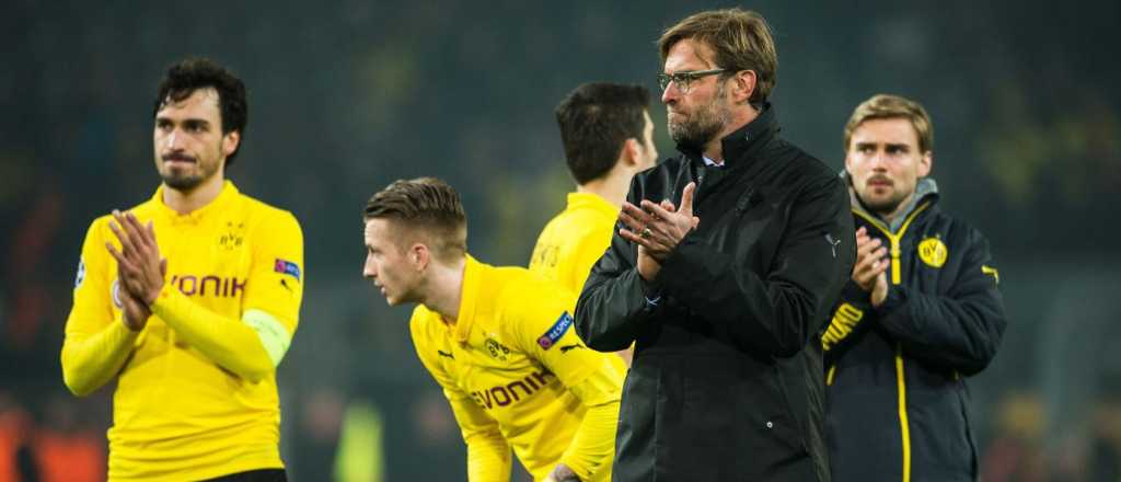 Lo eliminaron de la Champions y se fue caminando solo