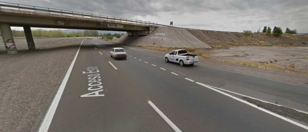 Borrachos al volante chocaron contra varios autos en Guaymallén