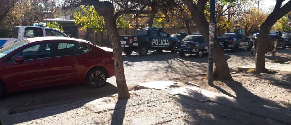 Fuerte operativo en el barrio Parque Sur de Godoy Cruz