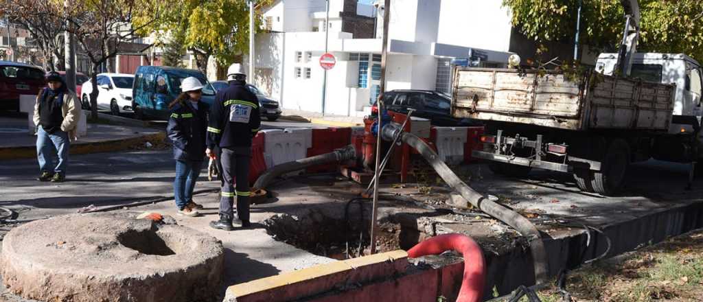 Reclamo de vecinos por desborde cloacal en Los Corralitos: qué dijo Aysam