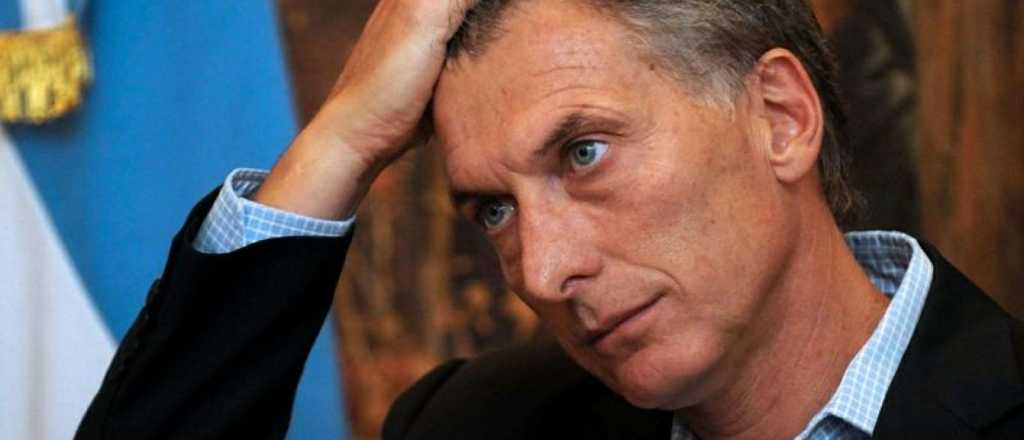Macri y su gafe en medio de un anuncio para jubilados