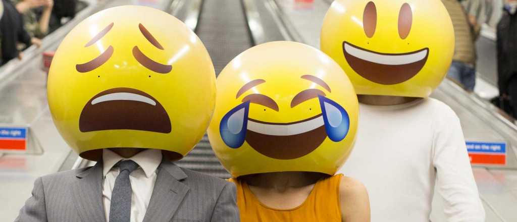 Se supo: "emoticones" y "emojis" son las palabras del año