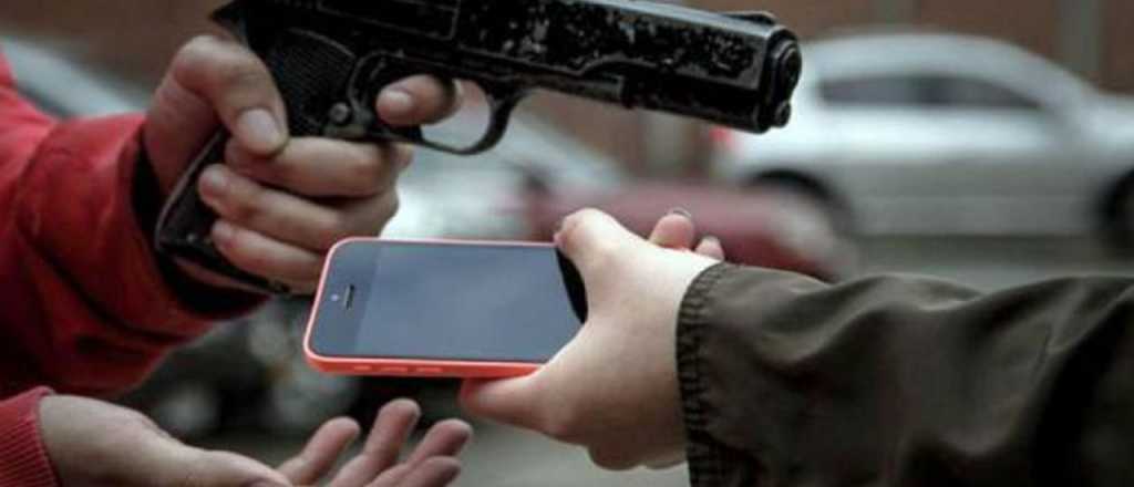 Insólito: robaron un celular y los atraparon por ofrecerlo "al toque" en Facebook