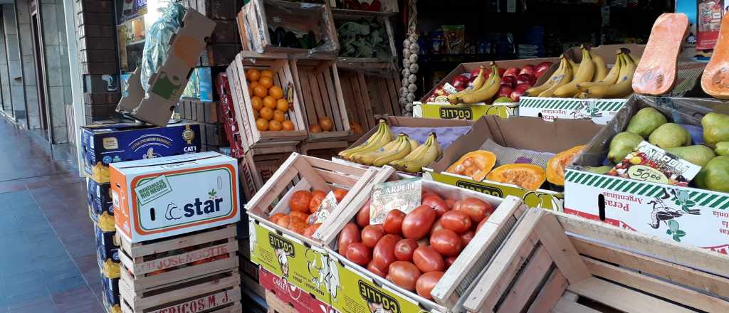 Ítem Centro: comprar verduras cuesta un 55% mas caro en la ciudad