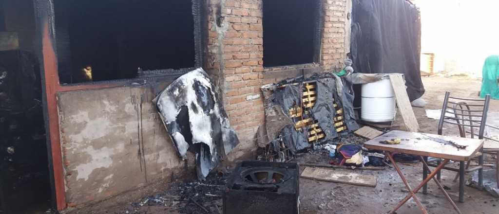 Un bebé de 2 años está grave al incendiarse su casa en San Martín