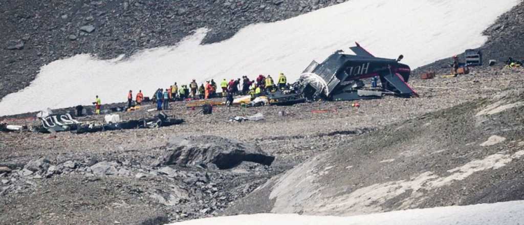 Suiza: 20 muertos tras estrellarse un viejo avión de la Segunda Guerra Mundial