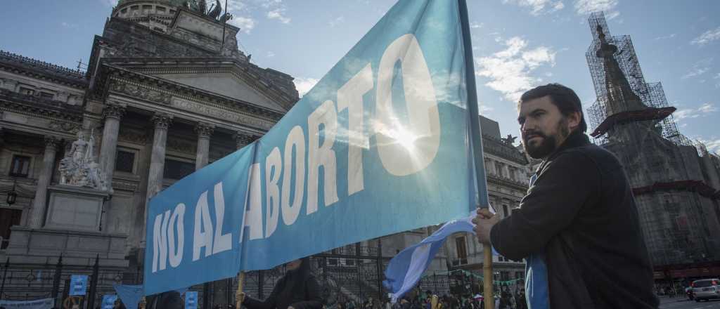 Opiniones divididas a horas de la votación por la despenalización del aborto