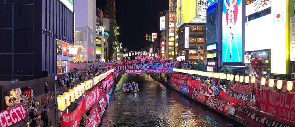 El banderazo de los hinchas de Independiente en Japón