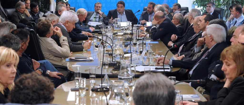 Sin acuerdo en el Consejo del Salario, el Gobierno subi&oacute; el sueldo m&iacute;nimo 25%