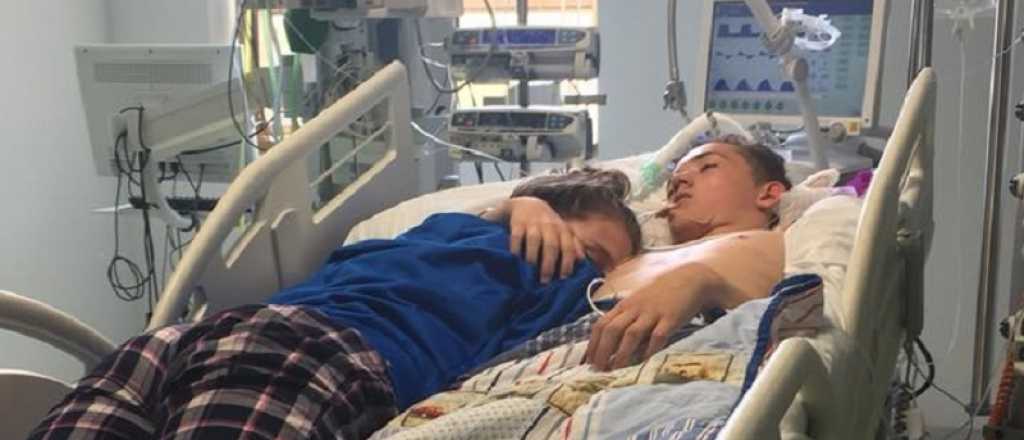 Una adolescente despidió a su novio antes de morir y la foto dio la vuelta al mundo