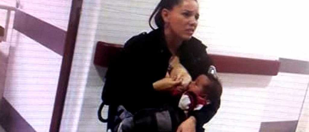 Una policía amamantó a un bebé que lloraba de hambre en un hospital