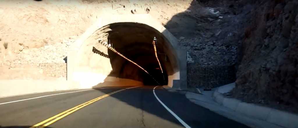 Video: pasando por el túnel Cacheuta - Potrerillos