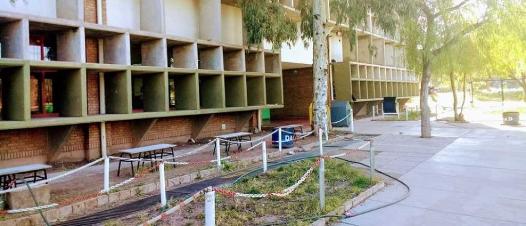 Incidentes en el DAD y Magisterio: alumnos hacieron una "sentada"