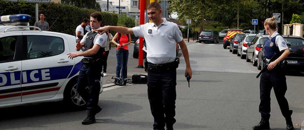 Un hombre mató a dos personas a cuchilladas en Francia 