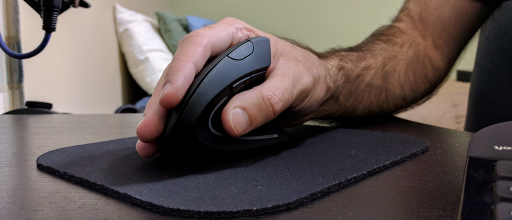 Crearon un mouse que promete terminar con la tendinitis
