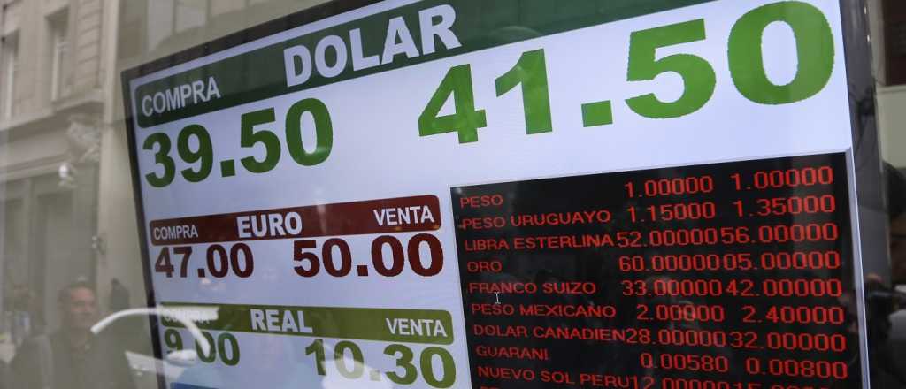 Dólar hoy: la mano del BCRA no alcanza y el dólar subió $4