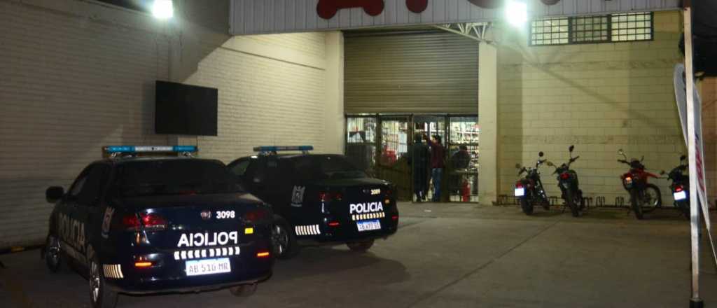 Despliegue policial en los Átomo