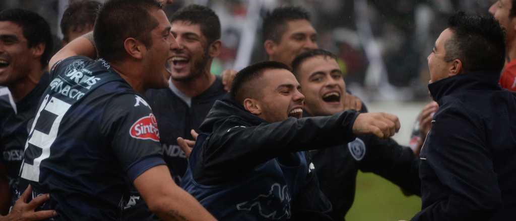 La Lepra festeja el triunfo con afiches hacia el Lobo