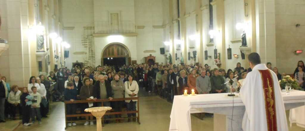 Suspendieron a cura brasileño por sacarse ésta "selfie" desnudo