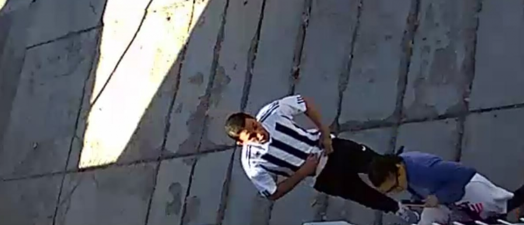 Video: asaltaron a una joven y a su hija de 3 años en Guaymallén