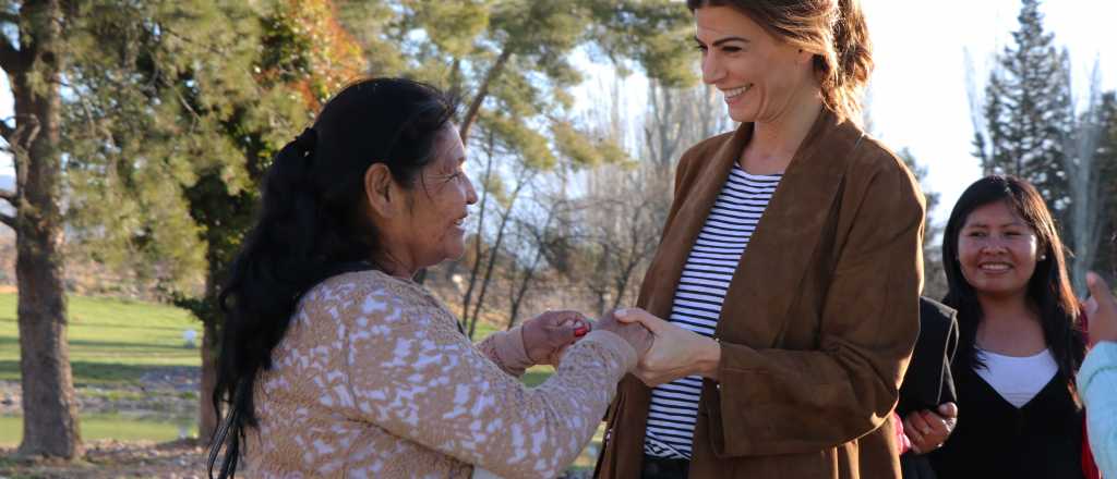 La reuni&oacute;n de Juliana Awada con "Cristina" en Potrerillos