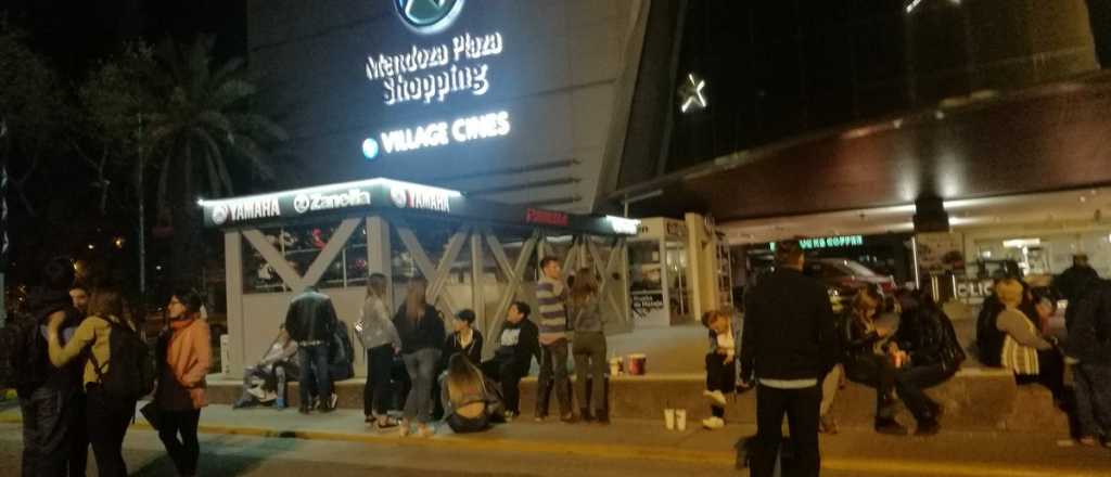 Evacuaron el Mendoza Plaza Shopping por una amenaza de bomba