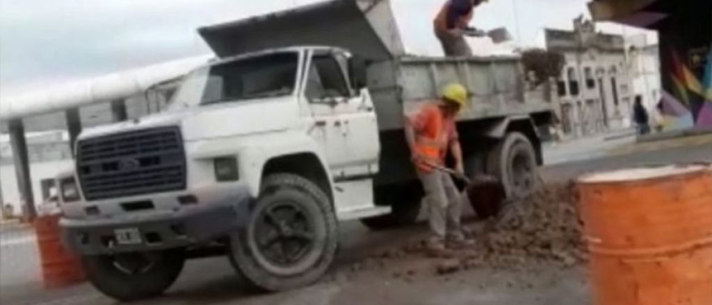 Un video de obreros trabajando se volvió viral en menos de 24 horas 
