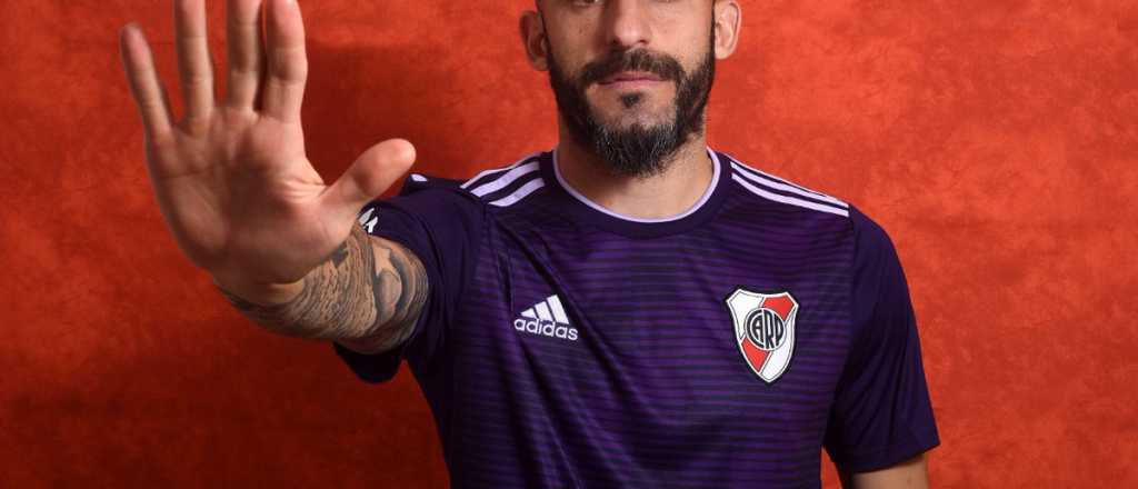 Javier Pinola podr&iacute;a salir de River en diciembre