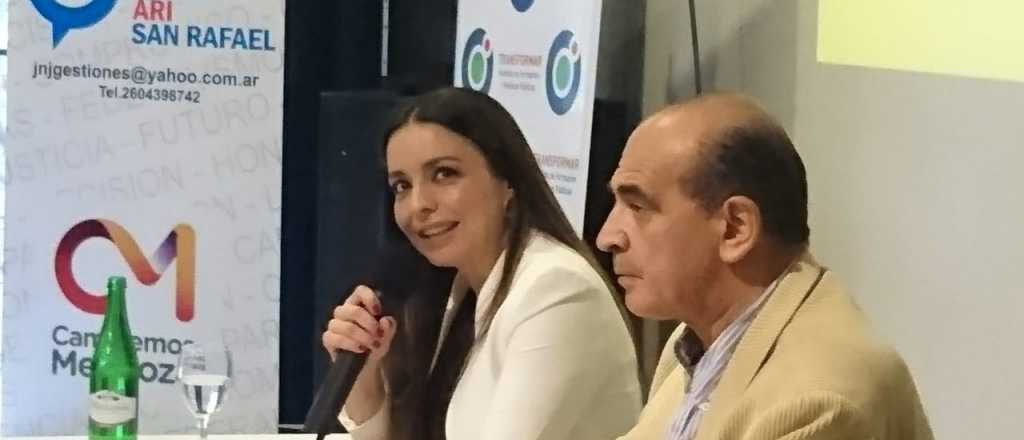 Zuvic present&oacute; su libro en San Rafael con duras denuncias al kirchnerismo