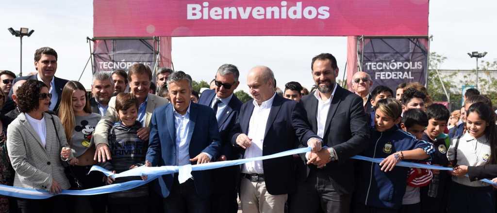 Cornejo y Lombardi inauguraron Tecnópolis en Mendoza