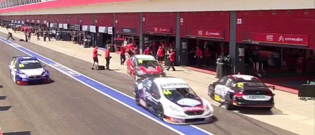 Súper TC2000: dos autos chocaron de manera insólita en boxes