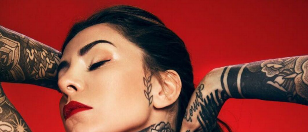 Cande Tinelli se tatu&oacute; la cara