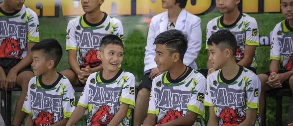 Los chicos que sobrevivieron en la cueva de Tailandia vendrán a la Argentina