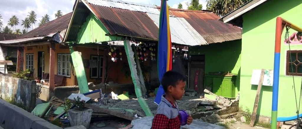 Muertes y destrozos en Indonesia tras un terremoto de 7,5 grados