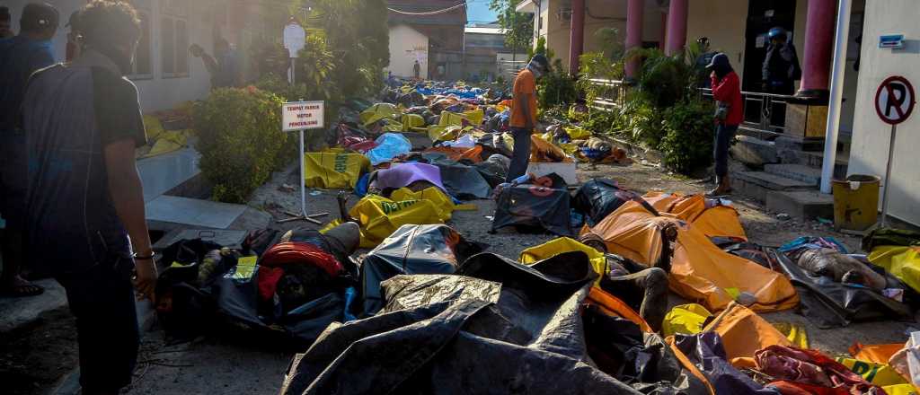 El número de muertos por el tsunami en Indonesia asciende a 1.234
