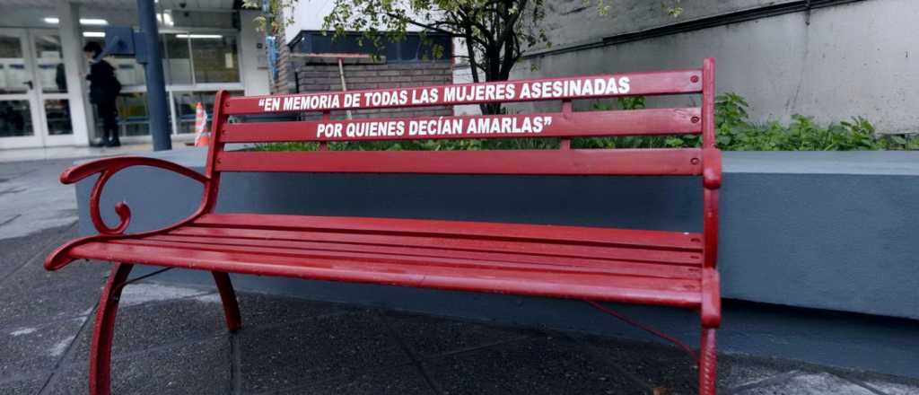 Habr&aacute; "bancos rojos" en Mendoza contra la violencia de g&eacute;nero