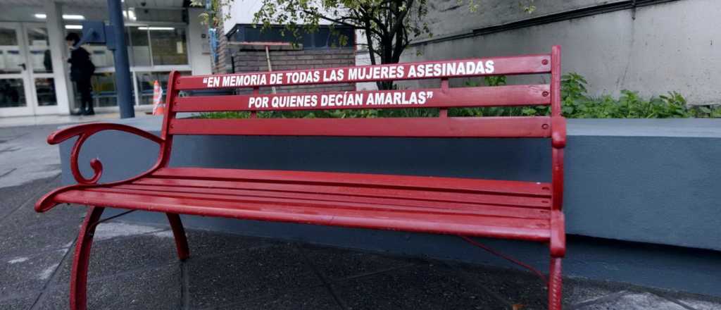 Habrá "bancos rojos" en Mendoza contra la violencia de género