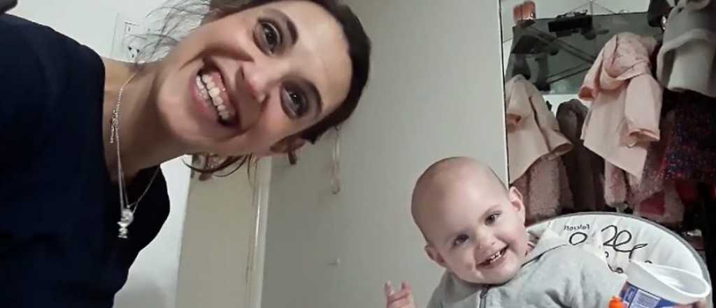 Video: la divertida mamá y la genial bebé que no "come la papa"