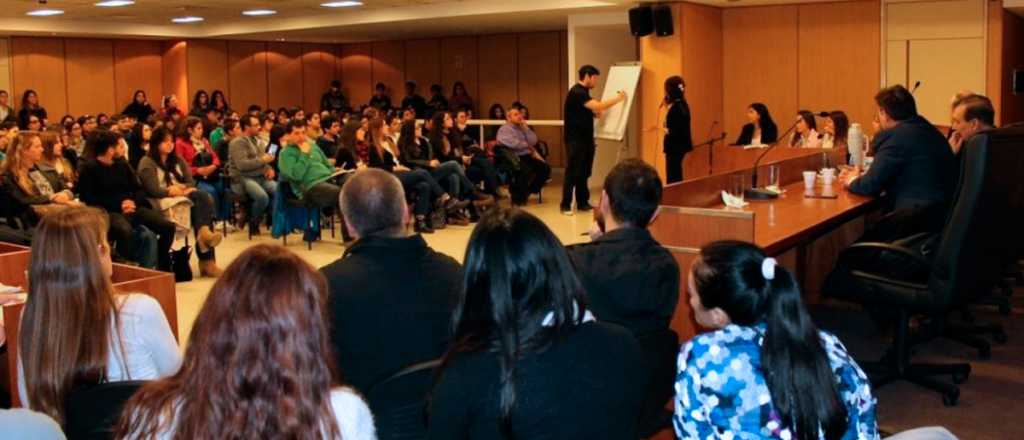 Mendoza quiere que los jurados populares juzguen más delitos