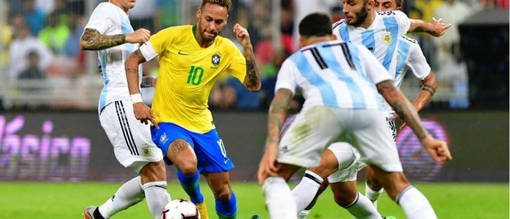 Neymar sorprendió con dos "súper" tatuajes en la espalda