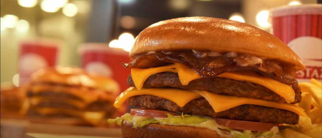 Una cadena de comida rápida anunció la creación de mil empleos