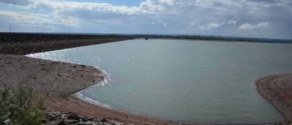 Rivadavia proh&iacute;be actividades en el Dique El Carrizal: qu&eacute; har&aacute; Luj&aacute;n
