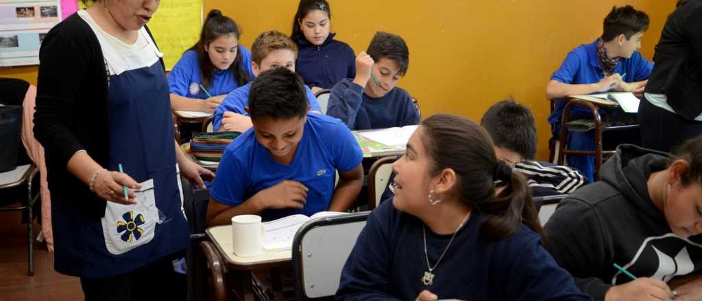 ¿Cuándo cobrarán los docentes el sueldo con aumento en Mendoza?