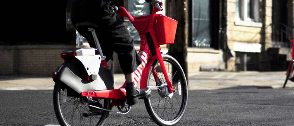 Uber se expande y lanza bicicletas eléctricas en París