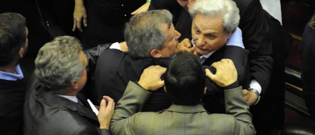 Presupuesto: debate trabado y los diputados, a las pi&ntilde;as