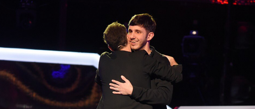 Doblemente sorprendido: Un joven ciego fue elegido por Axel en La Voz